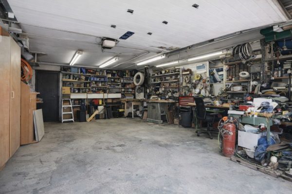 Laddbox i garaget: säkrare, snabbare och snyggare – så väljer du rätt